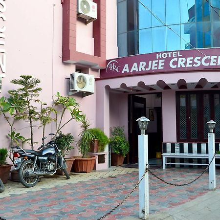 Oyo 6179 Hotel Aarjee Crescent Jaipur Exteriör bild