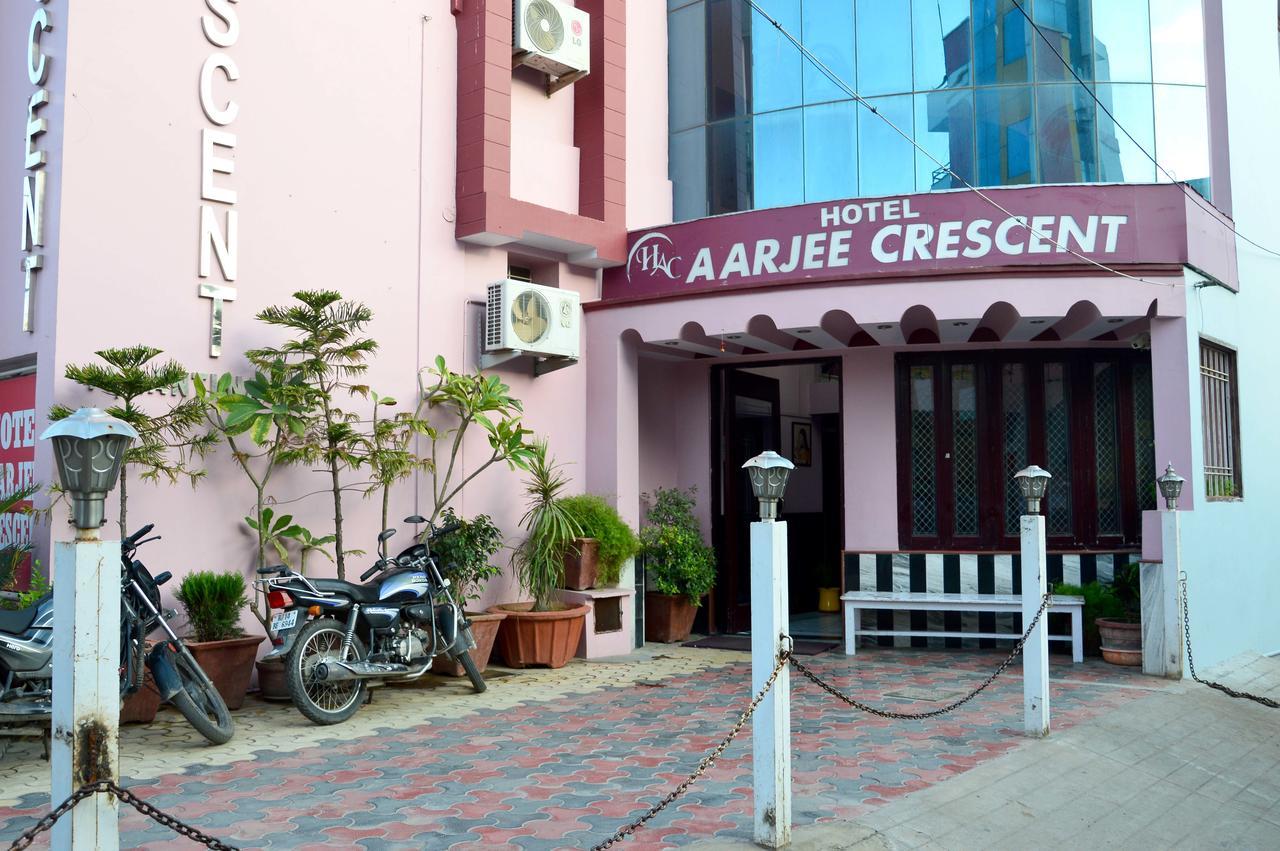 Oyo 6179 Hotel Aarjee Crescent Jaipur Exteriör bild